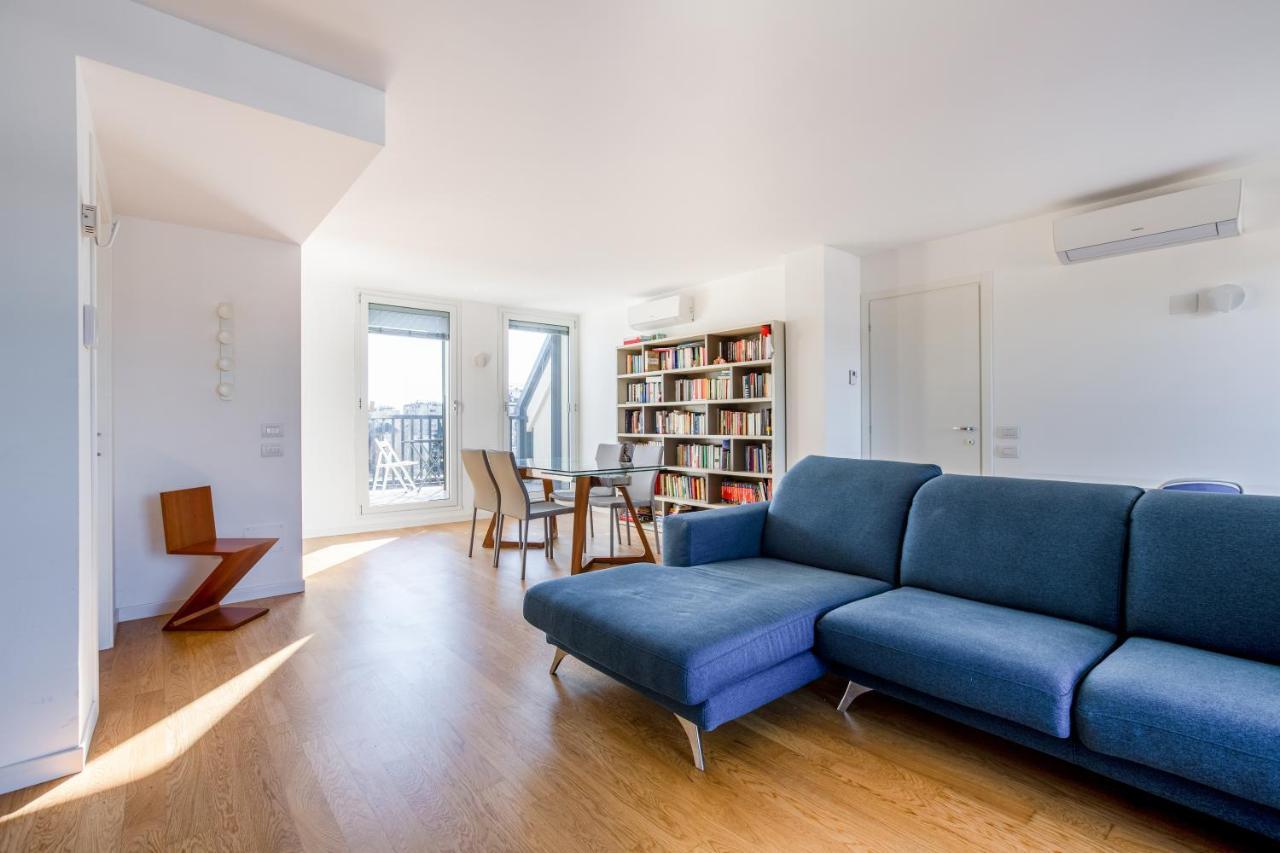Modern With Terrace, Wifi & Ac Appartamento *