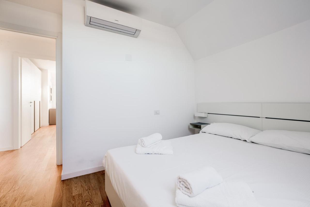 Modern With Terrace, Wifi & Ac Appartamento *